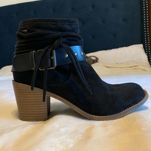 Roxy Black Booties size 7.5